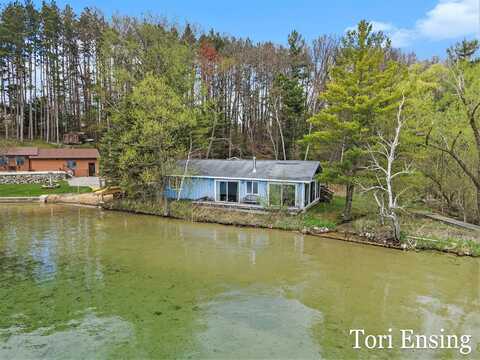 2475 Spring Grove Road, Stanton, MI 48888