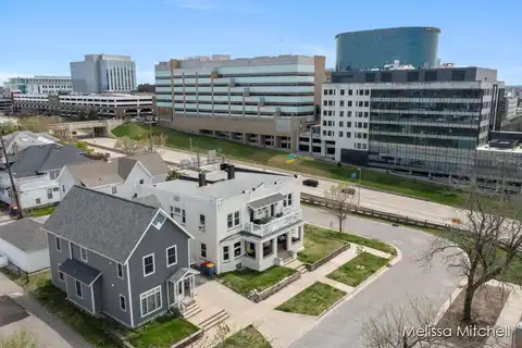 506 Fairview Avenue NE, Grand Rapids, MI 49503