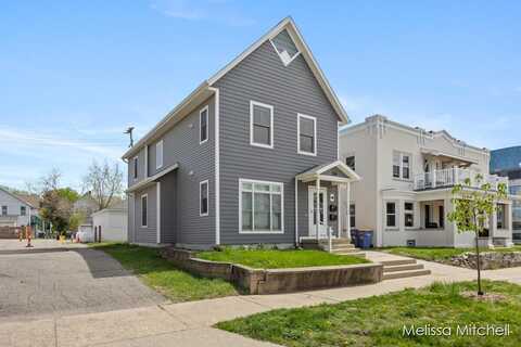 506 Fairview Avenue NE, Grand Rapids, MI 49503
