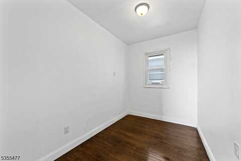 410 Chadwick Ave, Newark, NJ 07112