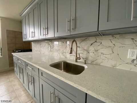 130 Milford Ave, Newark, NJ 07108