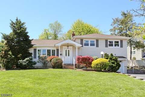 4 Hemlock St, Waldwick, NJ 07463