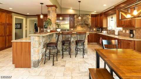 19 Crest Rd, Wantage, NJ 07461
