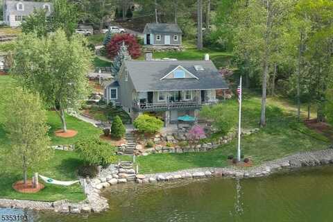 940 Emmons Ln, Stillwater, NJ 07860