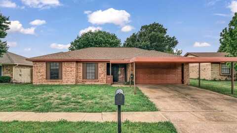 1233 Dennis Drive, Saginaw, TX 76179