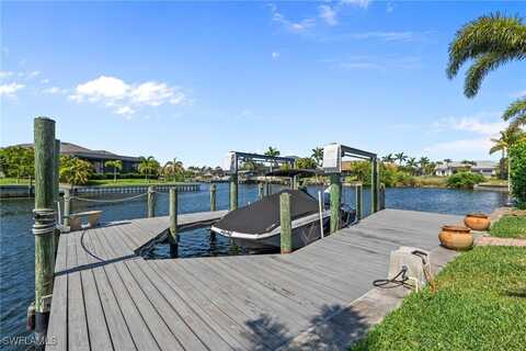 2915 Beach Parkway W, Cape Coral, FL 33914
