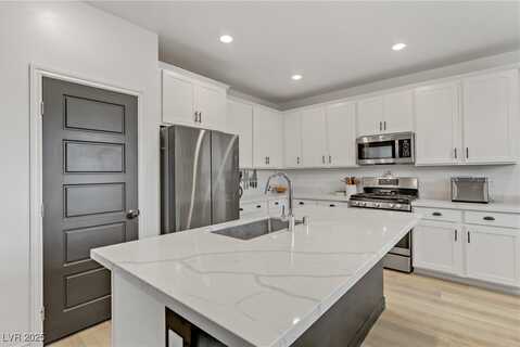 7122 Red Gulch Street, North Las Vegas, NV 89084