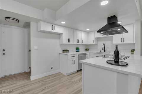 2461 Old Forge Lane, Las Vegas, NV 89121