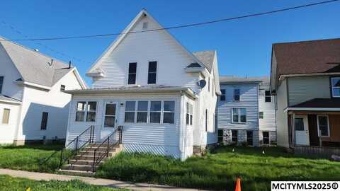 210 1st SW, MASON CITY, IA 50401
