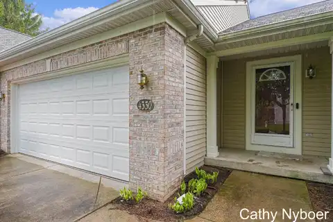4330 Aspen Trails Drive NE, Grand Rapids, MI 49546