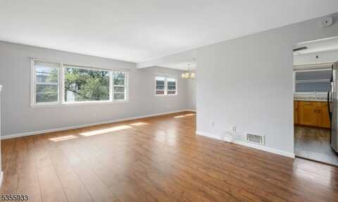 238 Lakewood Dr, Bloomfield, NJ 07003