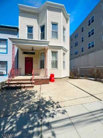 810 19Th St, Union City, NJ 07087
