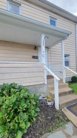 15 1St Ave Apt 2, Raritan, NJ 08869