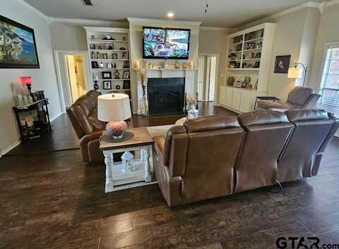 306 Cameron Street, Whitehouse, TX 75791