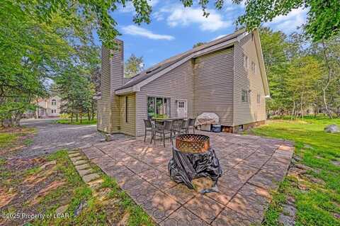 426 Towamensing Trail, Albrightsville, PA 18210