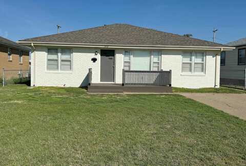 1409 Montgomery St, Hays, KS 67601