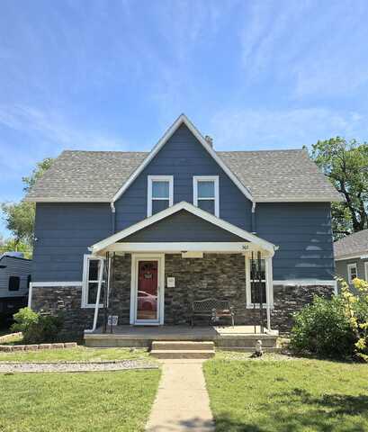 305 W 17th, Hays, KS 67601