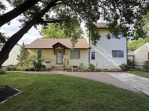 706 W 20th Ave, Hutchinson, KS 67502
