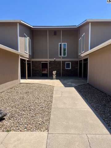 2214 Dover Dr, Hutchinson, KS 67502