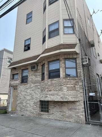 82 PROSPECT AVE, Bayonne, NJ 07002