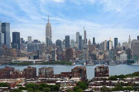 100 MANHATTAN AVE, Union City, NJ 07087