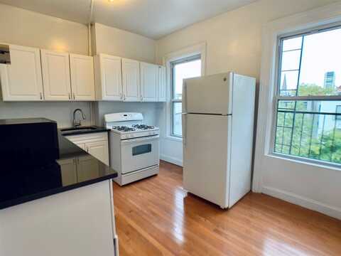 725 GARDEN ST, Hoboken, NJ 07030