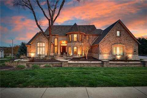 4319 N Mulberry Drive, Kansas City, MO 64116