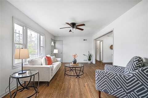 4001 E 55th Street, Kansas City, MO 64130