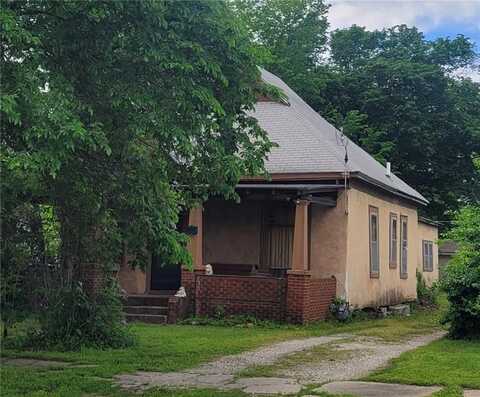 601 E 8th Street, Pittsburg, KS 66762