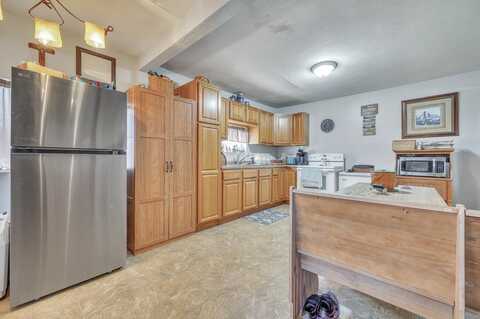 202 W Olive Street, Graettinger, IA 51342