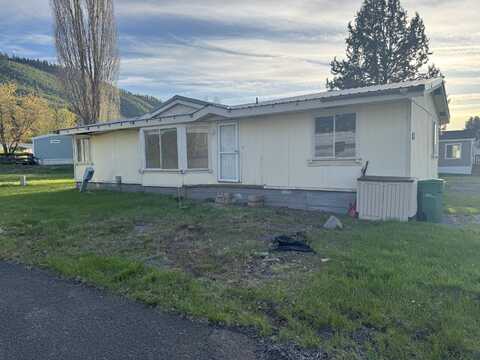 4000 Round Lake Road, Klamath Falls, OR 97601