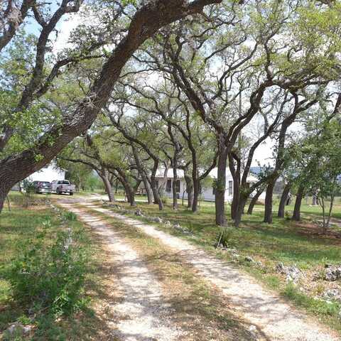 41 Big Joshua Creek Rd, Comfort, TX 78013