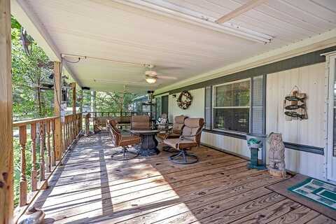 369 Mulberry Lane, Zavalla, TX 75980