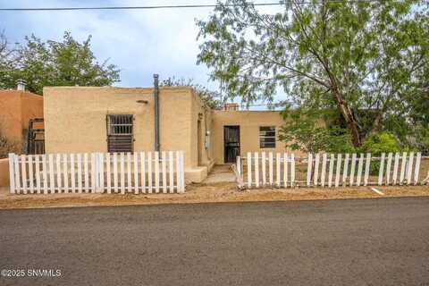 2422 Calle de Santiago, Mesilla, NM 88046