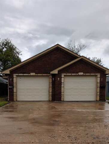 1214 NW Columbia Ave, Lawton, OK 73507