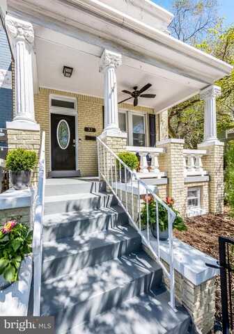 32 T ST NE, WASHINGTON, DC 20002