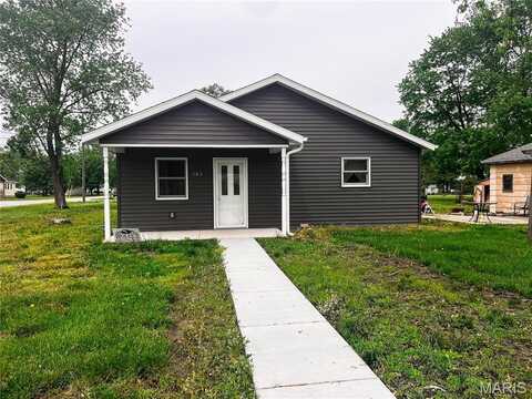 101 N Railroad Street, Patoka, IL 62875