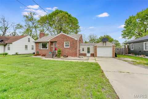 132 Maple Street, Cottage Hills, IL 62018