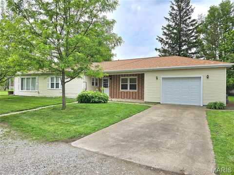 520 E Rogers Avenue, Witt, IL 62094