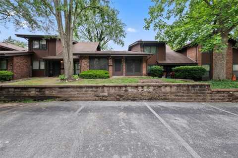 4361 Tavistock Circle, Saint Louis, MO 63129