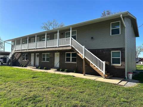 1060 N Walnut Street, Breese, IL 62230