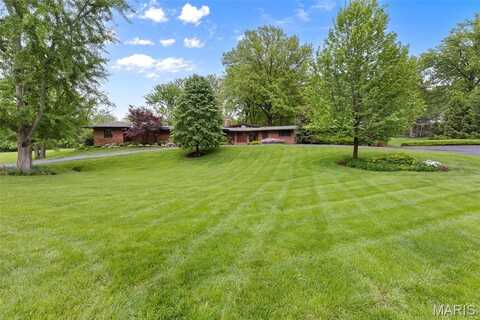 10 Country Estates Place, Saint Louis, MO 63131