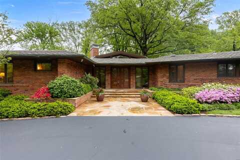 10 Country Estates Place, Saint Louis, MO 63131