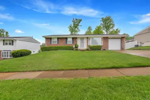 1222 Havenhurst Road, Ballwin, MO 63011