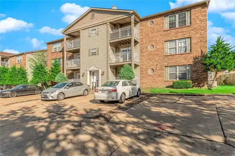 651 Green Jade Drive, Fenton, MO 63026
