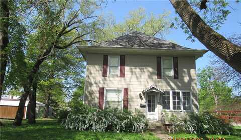 209 S 5th Street, Girard, IL 62640