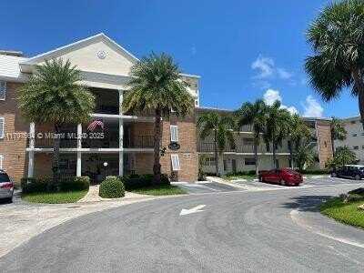 455 Paradise Isle Blvd, Hallandale Beach, FL 33009
