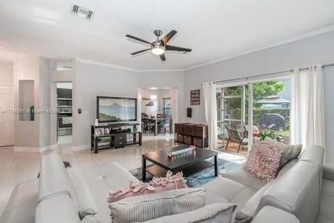 5675 NW 120th Ter, Coral Springs, FL 33076