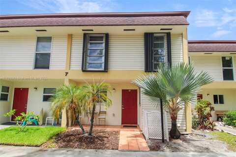 3321 Farragut St, Hollywood, FL 33021