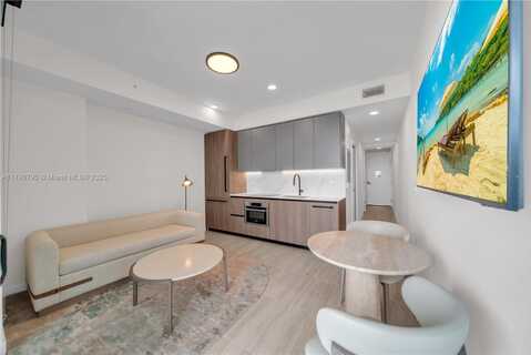 580 72nd Street, Miami Beach, FL 33141